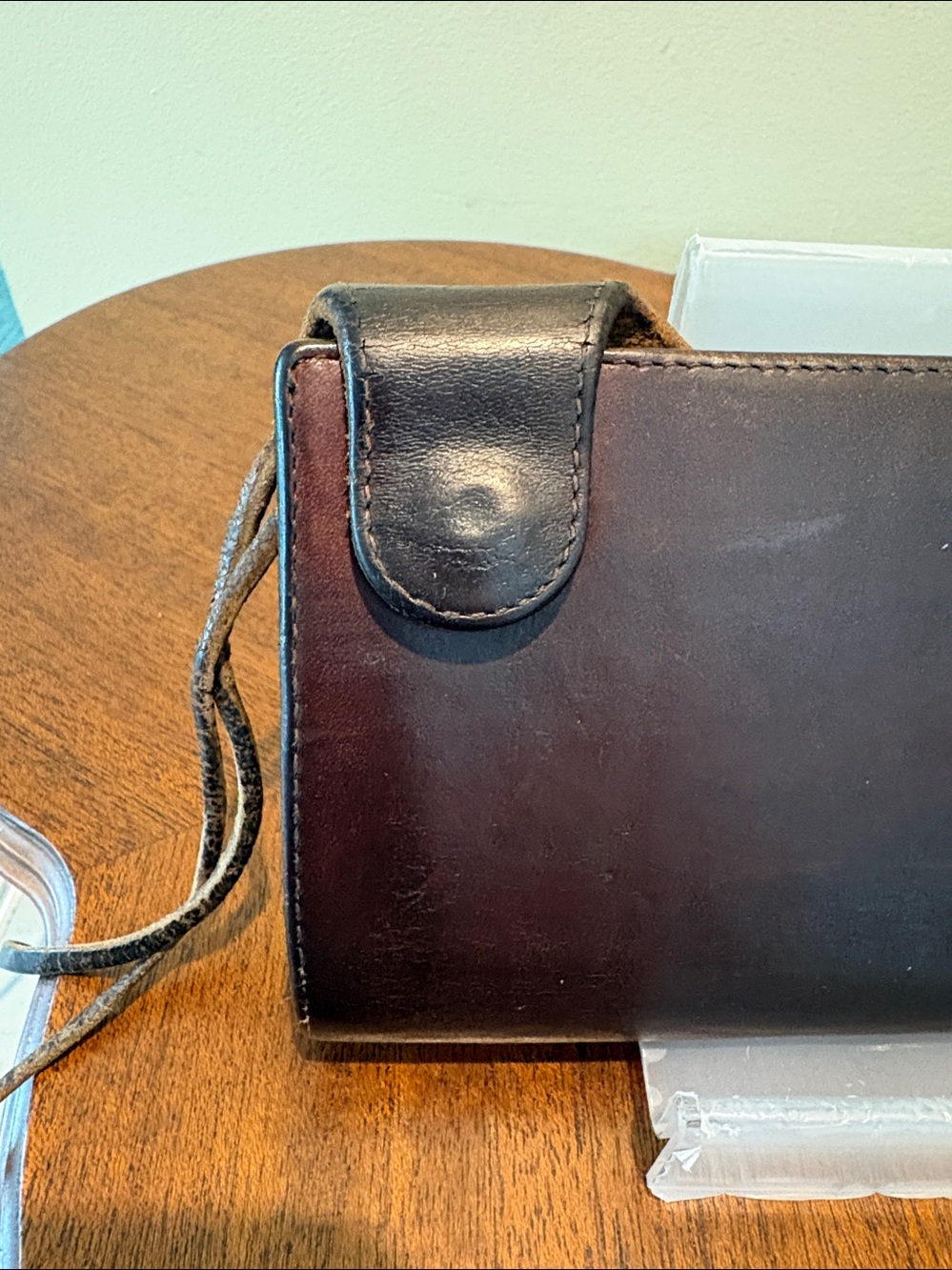 Porter  men’s Brown thick leather wallet  heavy duty holds coins bills
Cards/Tie - Picture 5 of 12